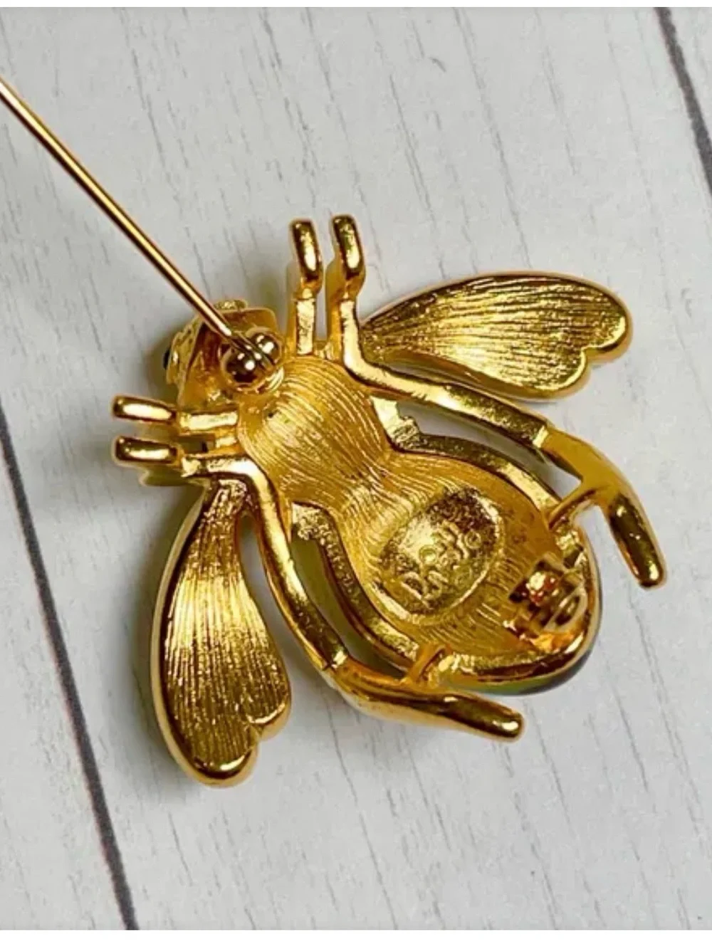 VINTAGE JOAN RIVERS CLASSICS ENAMEL CAMO SWAROVSKI CRYSTALS BEE BROOCH